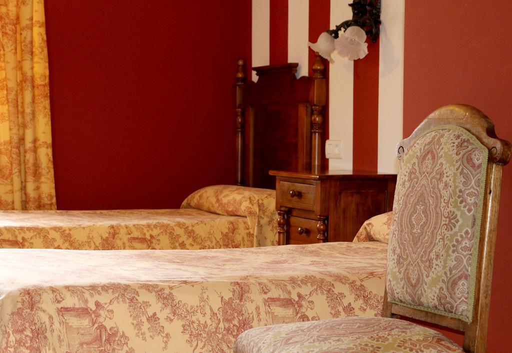 Hostal Emilia Trujillo Esterno foto