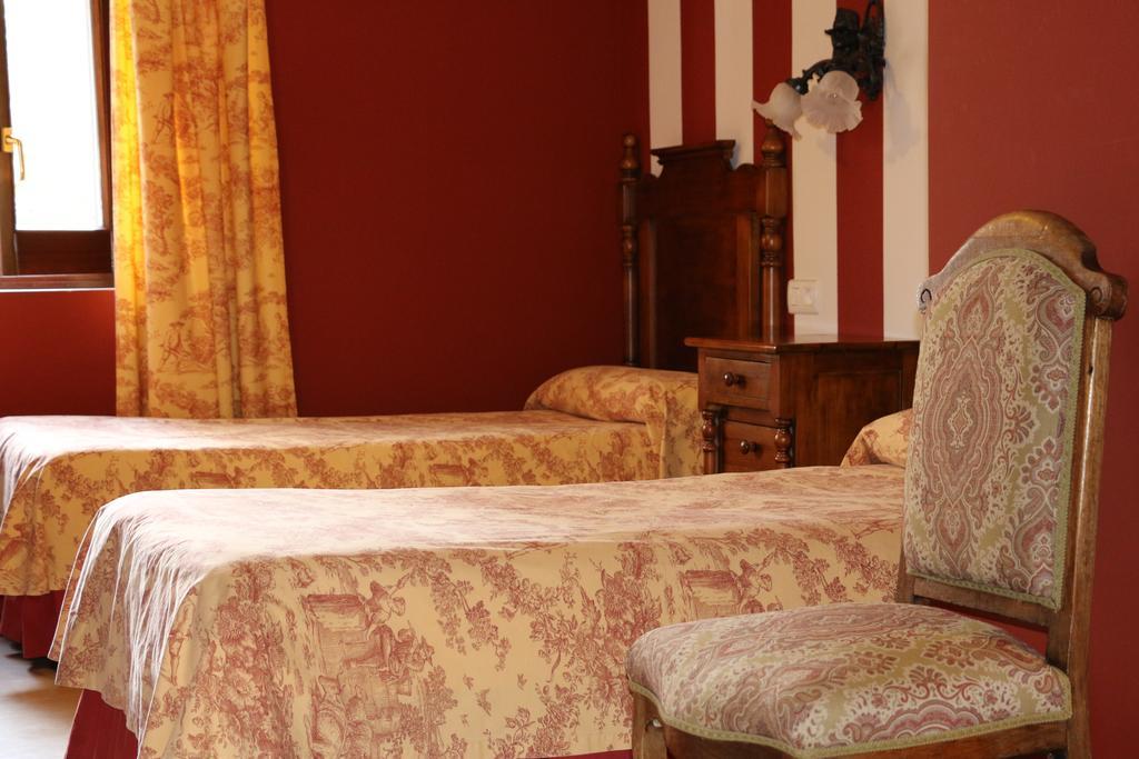 Hostal Emilia Trujillo Esterno foto